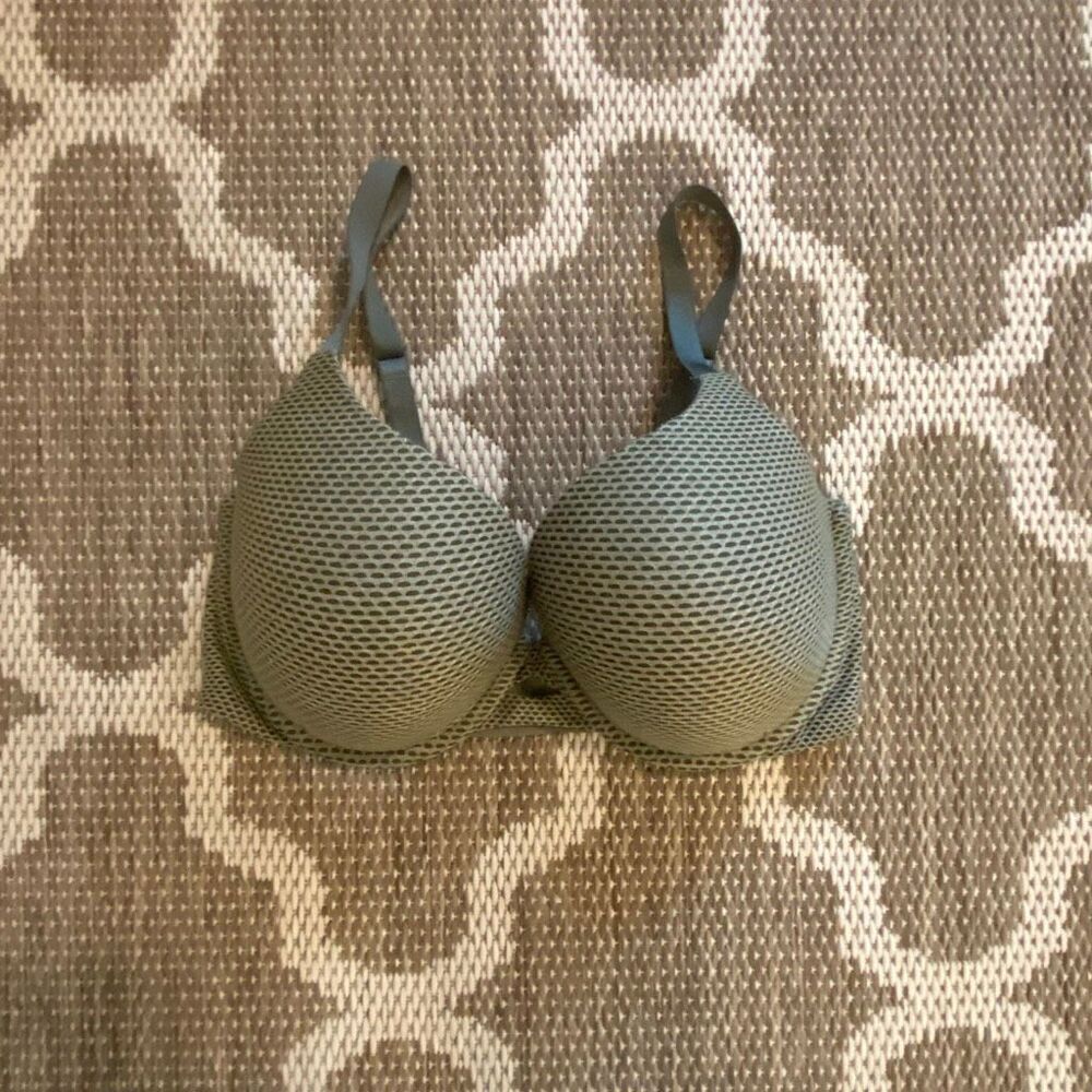 Victoria’s Secret perfect shape bra size 36DD